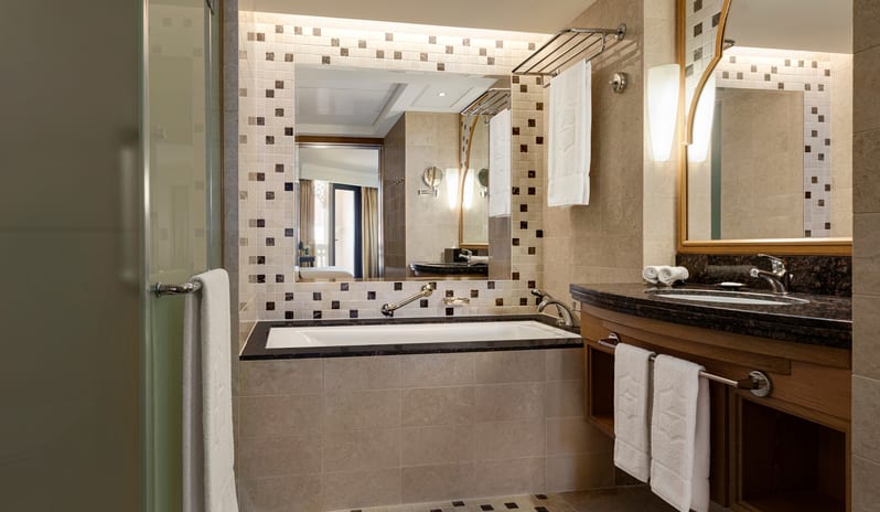 SHANGRI LA AL BANDAR - Premier Room - Bathroom